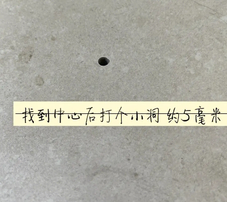 农安瓷砖空鼓维修公司专业解答在瓷砖铺贴过程中，如果砂料搅拌不均匀，将会带来以下问题